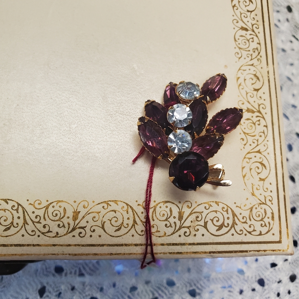 Vintage 1950s Purple Blue Rhinestone Flower Gold Tone Brooch Judy Lee?